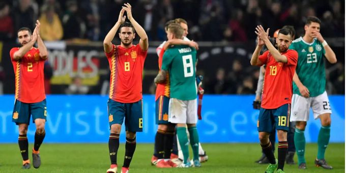 Deutschland und Spanien trennen sich 1:1 Unentschieden. Deutschland und Spanien trennen sich 1:1 Unentschieden.