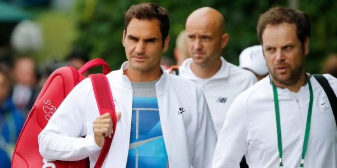 Roger Federer, Ivan Ljubicic und Severin Lüthi auf dem Weg ins Training.