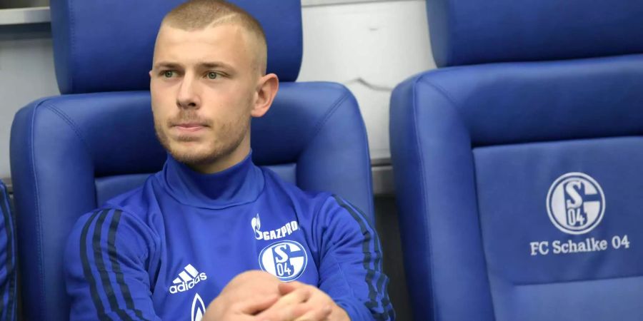 Kein Platz mehr auf der Schalke-Bank: Max Meyer ist freigestellt.