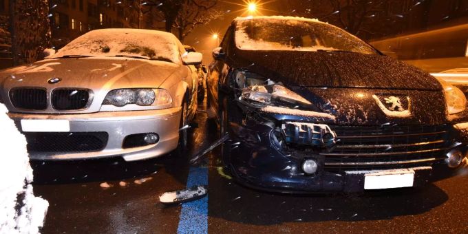 Basel - Selbstunfall mit hohem Sachschaden