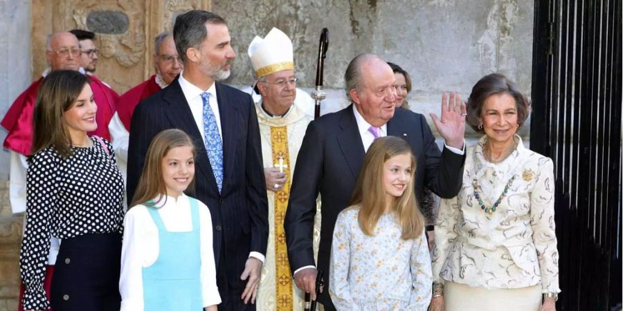 Juan Carlos mit seiner Familie an der Ostersonntagsmesse in Mallorca.