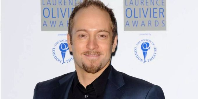 Magier Derren Brown manipuliert für Netflix einen Menschen. Magier Derren Brown manipuliert für Netflix einen Menschen.