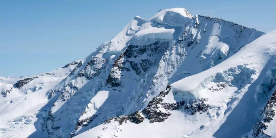 Seit Mittwochmorgen sind in den Alpen 20 bis 50 Zentimeter Neuschnee gefallen.