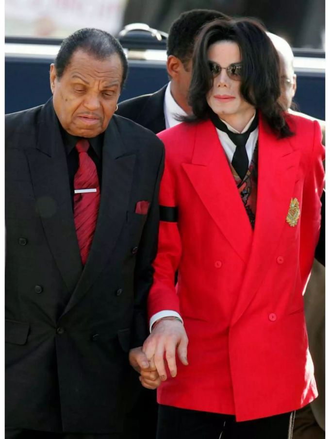 Michael Jackson hat sich zu seinen Lebzeiten gut um seine Familie gekümmert. Michael Jackson hat sich zu seinen Lebzeiten gut um seine Familie gekümmert.