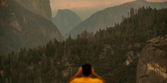 Der Rauch des «Ferguson Feuers» über dem Yosemite-Park. Der Rauch des «Ferguson Feuers» über dem Yosemite-Park.