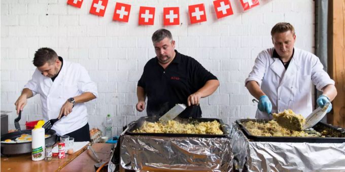 Um die vielen hungrigen Mäuler zu stopfen, waren viele Bauern im Dauereinsatz. Um die vielen hungrigen Mäuler zu stopfen, waren viele Bauern im Dauereinsatz.