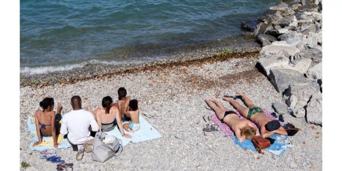 Der Genfersee lädt auch dieses Wochenende wieder zum Baden ein. Der Genfersee lädt auch dieses Wochenende wieder zum Baden ein.