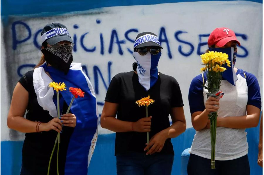 Die Menschen in Nicaragua trauern um die vielen Toten.