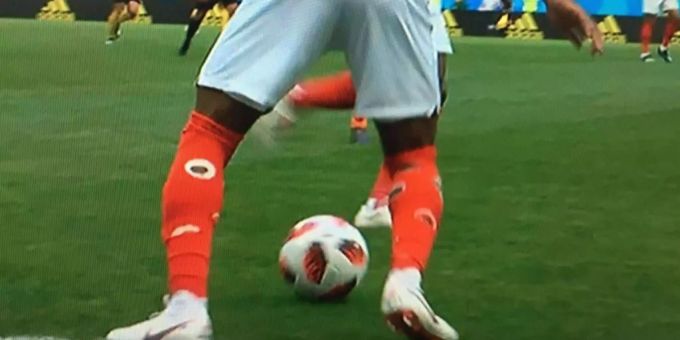 Mode kann teuer sein: Die 35'000-Franken-Socken. Mode kann teuer sein: Die 35'000-Franken-Socken.