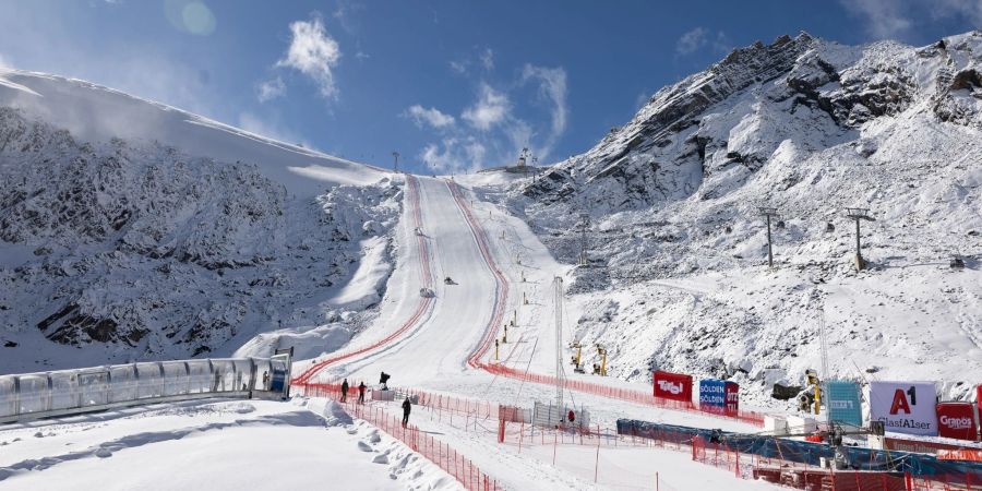 Die neue Saison ist mit dem Riesenslalom der Damen in Sölden eröffnet worden.