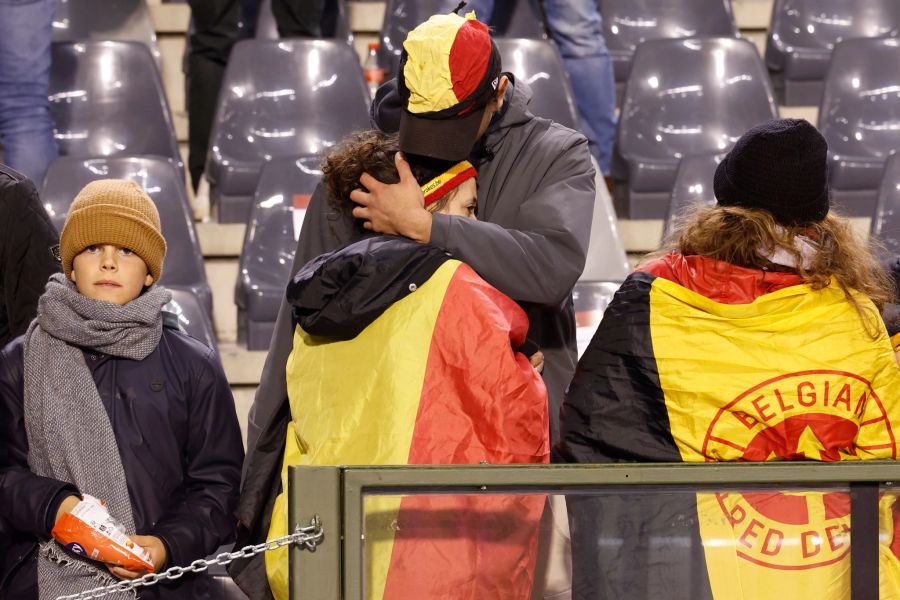 Bange Minuten in Brüssel, nachdem die Fussball-Partie Belgien gegen Schweden am Montagabend wegen eines Terrorangriffs unterbrochen werden musste.