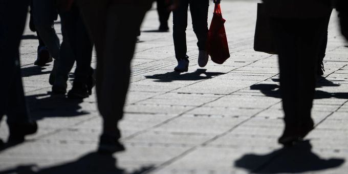 Der Konsumklima-Indikator prognostiziert für Juni 2025 im Vergleich zum Vormonat einen moderaten Anstieg um 0,9 Zähler auf -19,9 Punkte. (Symbolbild) Inflation Konsumenten