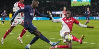 Siebentore-Spektakel - Köhn und Zakaria verlieren in Paris deutlich Siebentore-Spektakel - Köhn und Zakaria verlieren in Paris deutlich