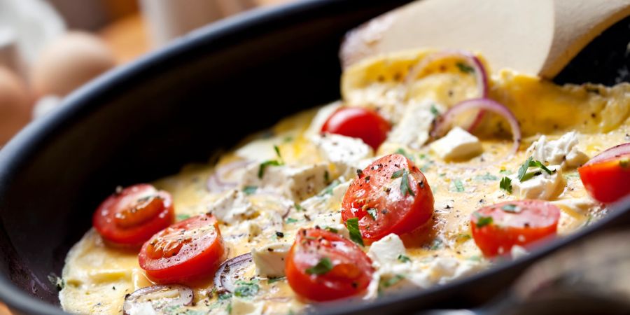 Omelette mit Tomaten und Feta