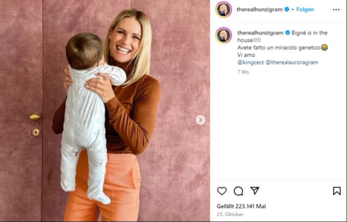 Seit diesem Jahr ist Michelle Hunziker auch Grossmutter. (Archivbild) Michelle Hunziker mit Baby