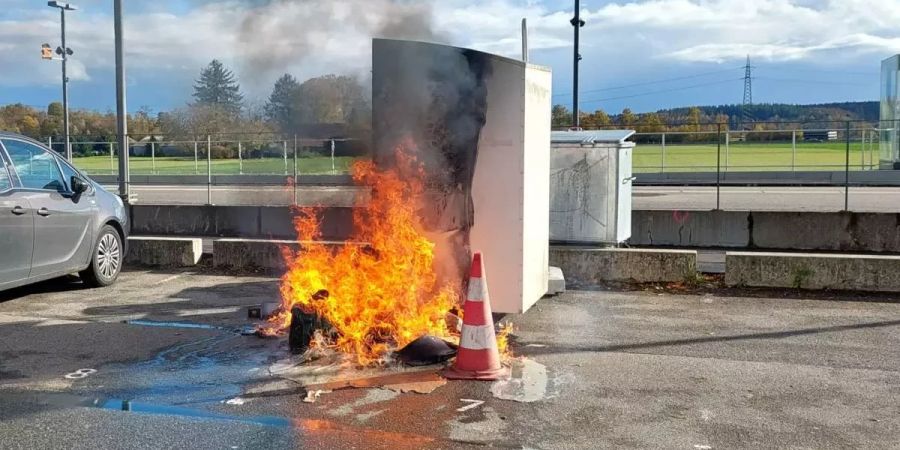 Brand eines Toitoi-Häuschens