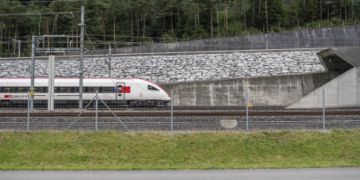 zug im gotthard