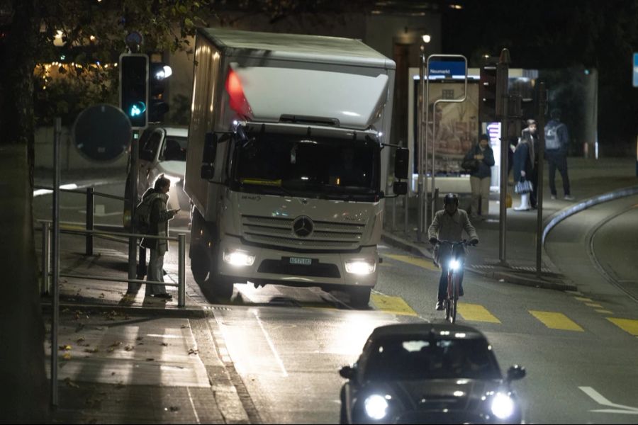 Dabei fuhr ein LKW-Fahrer einen Aktivisten an. (Symbol)