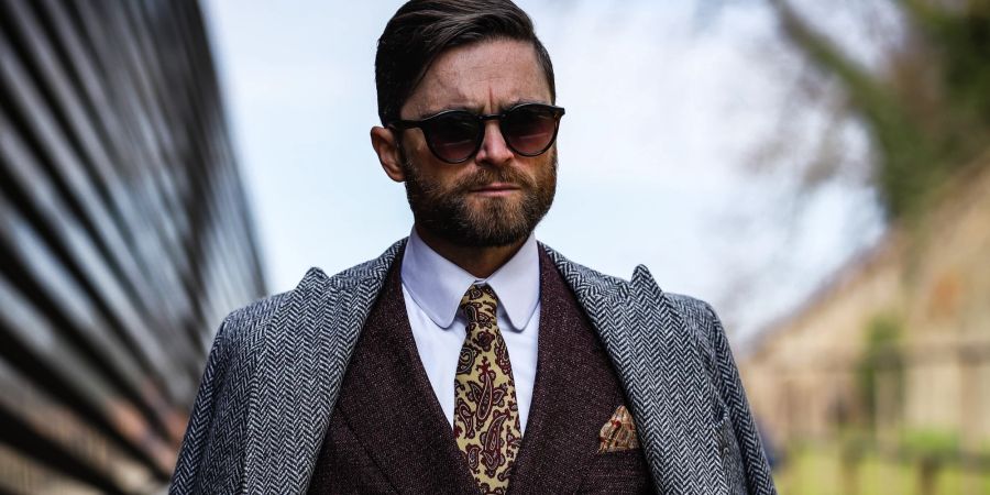 Streetstyle Menswear: Anzug, Tweed, Krawatte.