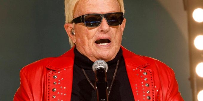 Im Schneechaos - Heino platzte auf der Autobahn ein Reifen