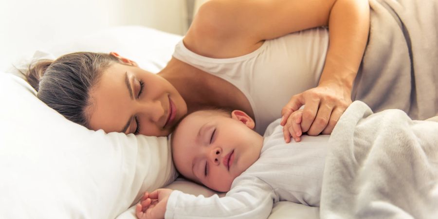 Nach der Geburt brauchen Babys besonders viel Schlaf.