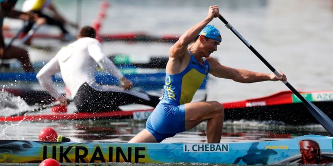 Zeichen gegen Krieg - Ukraine-Kanute versteigert Olympia-Goldmedaillen