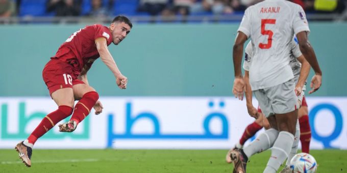 Dusan Vlahovic bringt Serbien gegen Schweiz mit 2:1 in Führung. Wechselt er zu Bayern München? Dusan Vlahovic Bayern München