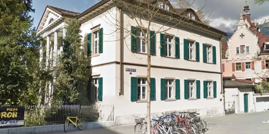 Das Verwaltungsgericht Graubünden: Ein Richter hat im Dezember 2021 eine Praktikantin in seinem Büro vergewaltigt.