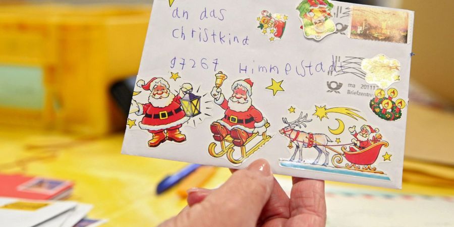 Briefe an das Christkind können im bayerischen Weihnachtspostamt abgegeben werden.