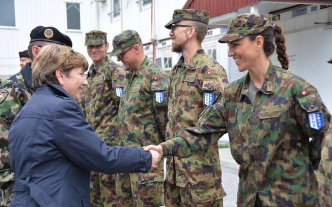 Viola Amherd bei einem Besuch der Schweizer Soldaten im Kosovo im Januar 2020. Amherd
