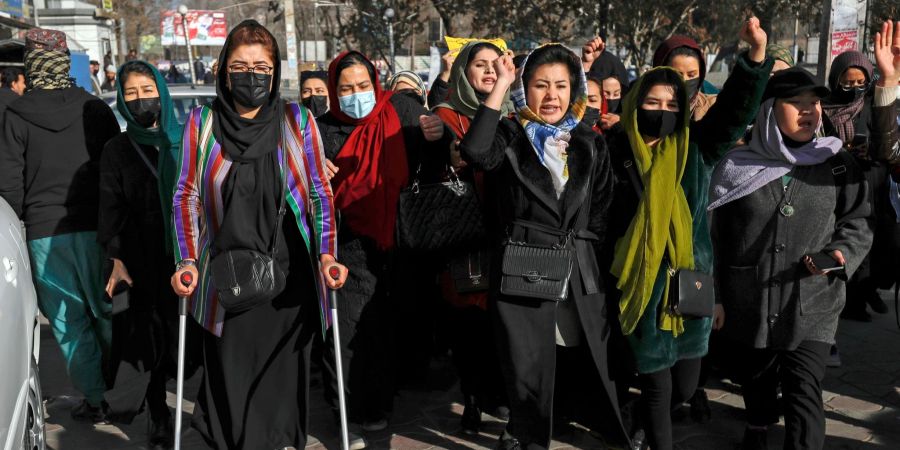 Protest gegen Uni-Verbot für Frauen