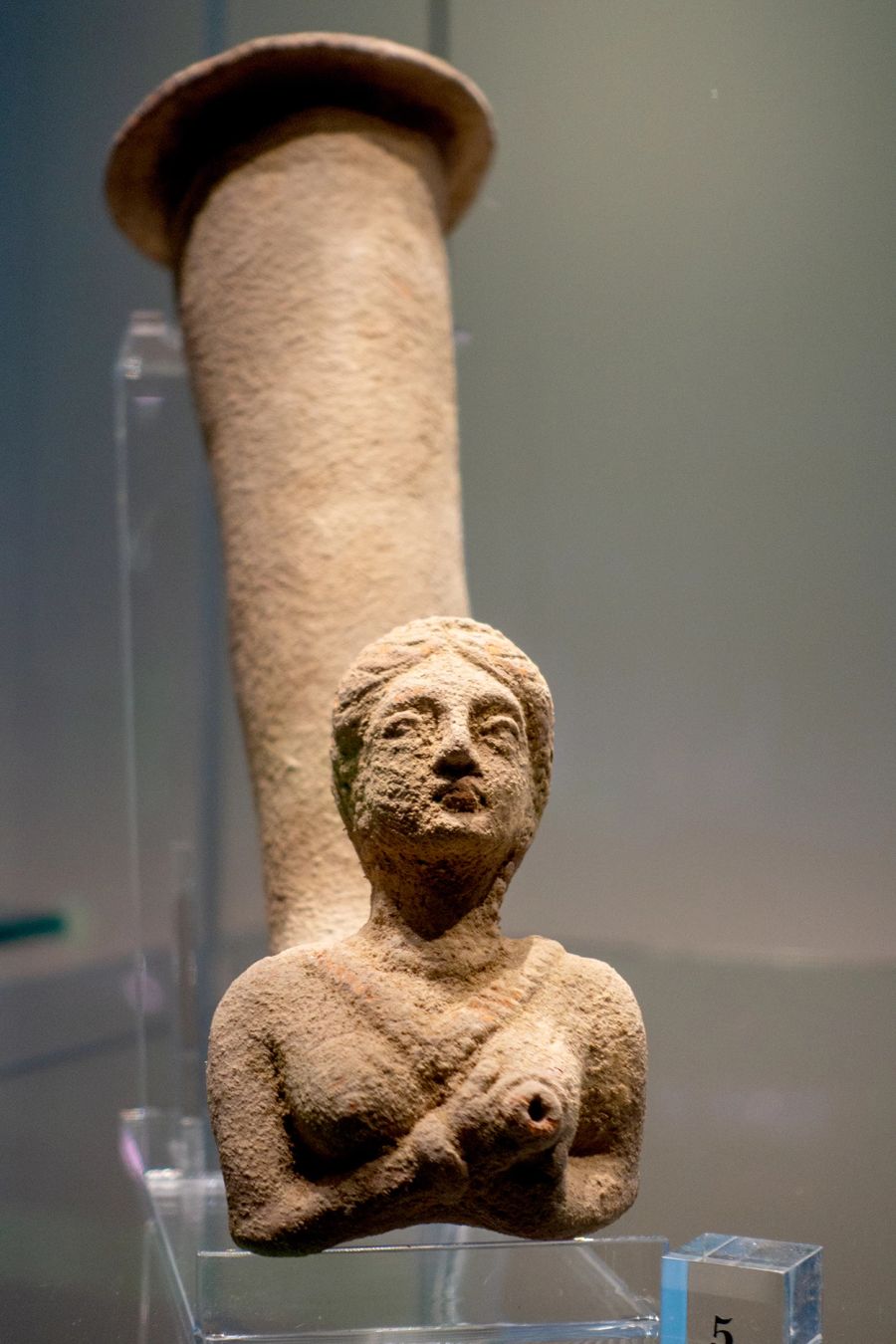 Trinkhorn Stein Ton Museum Ausstellung