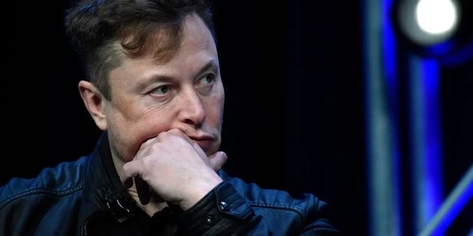 Tesla-Chef Elon Musk musste im Jahr 2022 viel Vermögen abgeben und seine berufliche Zukunft ist ungewiss Tesla Elon Musk