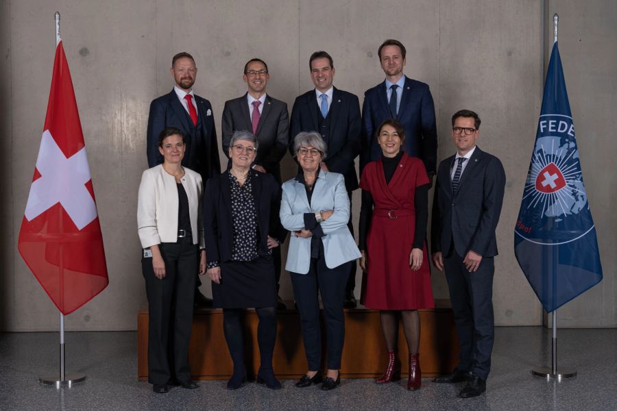 Bundesrätin Elisabeth Baume-Schneider bei ihrem Besuch im Bundesamt für Polizei am 17. Januar 2023.