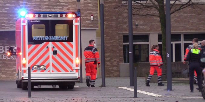 An einem Berufskolleg in Ibbenbüren in Nordrhein-Westfalen soll ein Schüler seine Lehrerin umgebracht haben. ibbenbüren