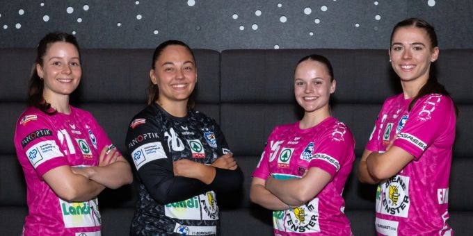 Catherine Csebits, Aline Strebel, Chiara Kohlbrenner und Ana Emmenegger. Spono Eagles