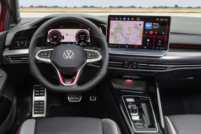 Volkswagen AG, Golf GTI, Werbefoto 3, Innenraum