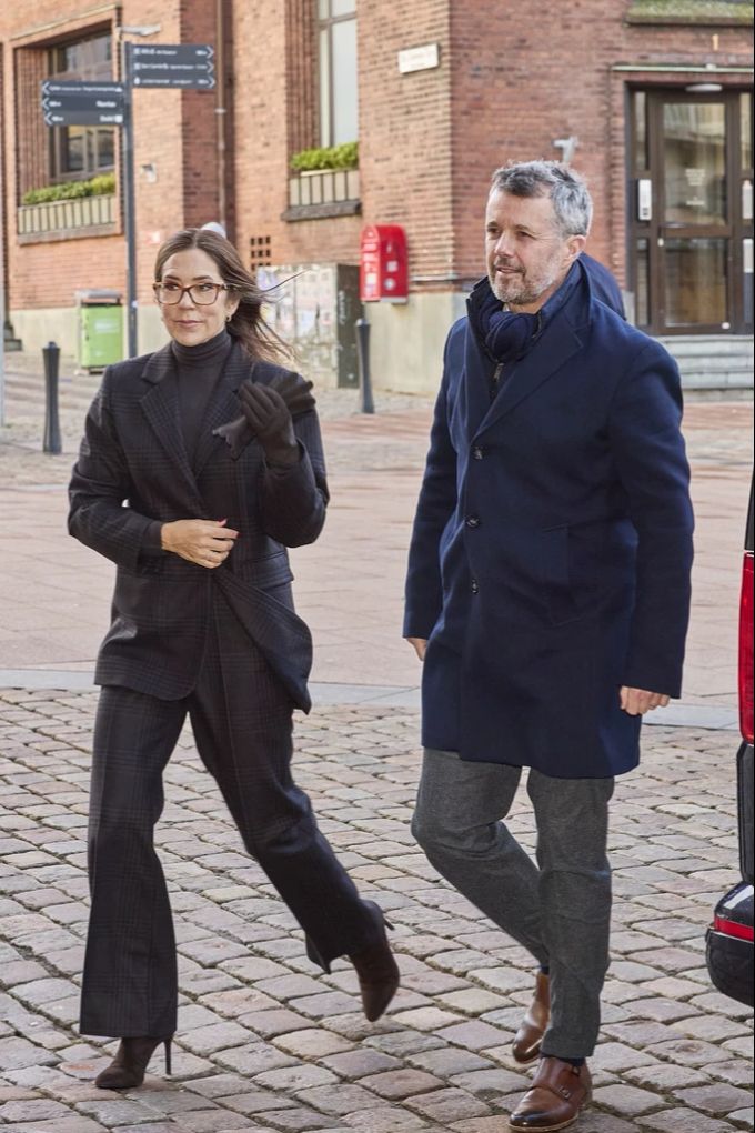 Prinz Frederik und Mary halten am ersten Weihnachtstag nicht Händchen. Frederik