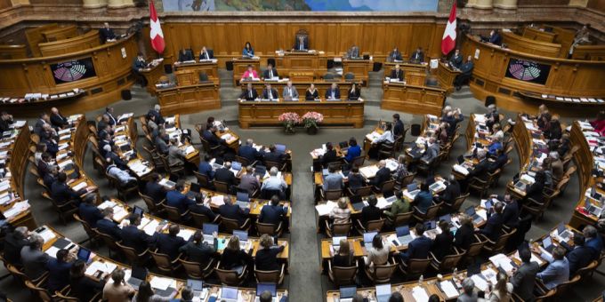 Vorlage vom Tisch - Nationalrat beerdigt Stimmrechtsalter 16