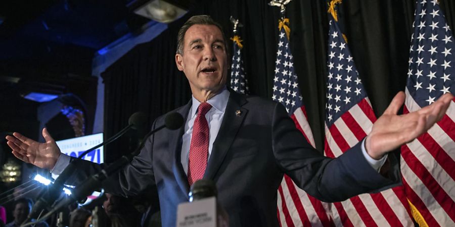 Der ehemalige US-Abgeordnete Tom Suozzi gewann eine Sonderwahl für einen Sitz im Repräsentantenhaus. Foto: Stefan Jeremiah/AP/dpa