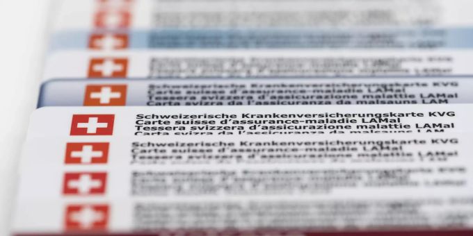 Schweizer Krankenkassen-Karten. (Archivbild) krankenkasse