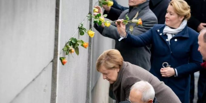 «Keine Mauer zu hoch» - Merkel zum 30. Jahrestag des Mauerfalls