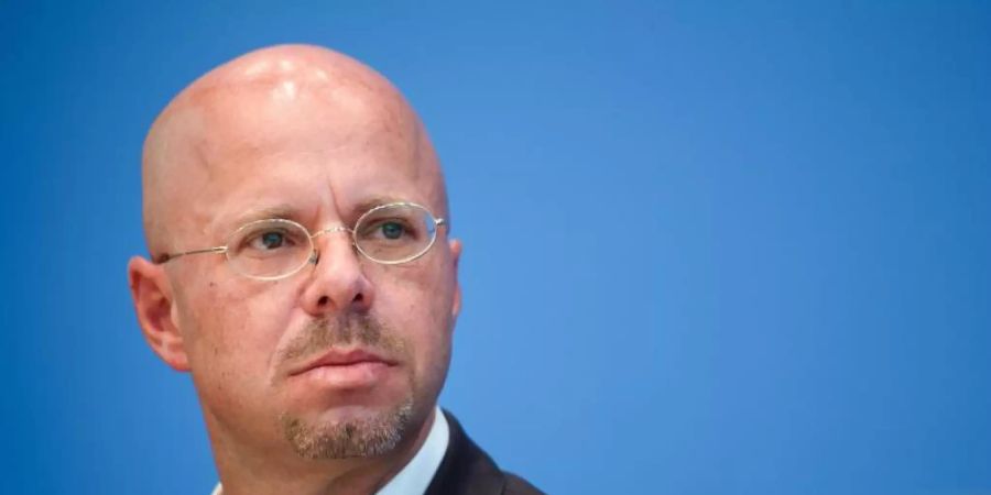 Brandenburgs AfD-Landeschef Andreas Kalbitz wurde in seiner Zeit bei der Bundeswehr vom Militärischen Abschirmdienst (MAD) zu rechtsextremistischen Bestrebungen befragt. Foto: Gregor Fischer/dpa