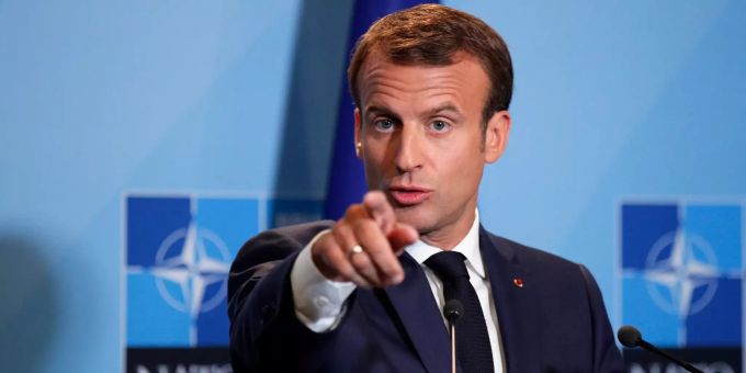 Emmanuel Macron, Präsident von Frankreich, äussert bei einer Pressekonferenz. Macron fordert Grundsatzdebatte über die Nato bei Londoner Gipfel