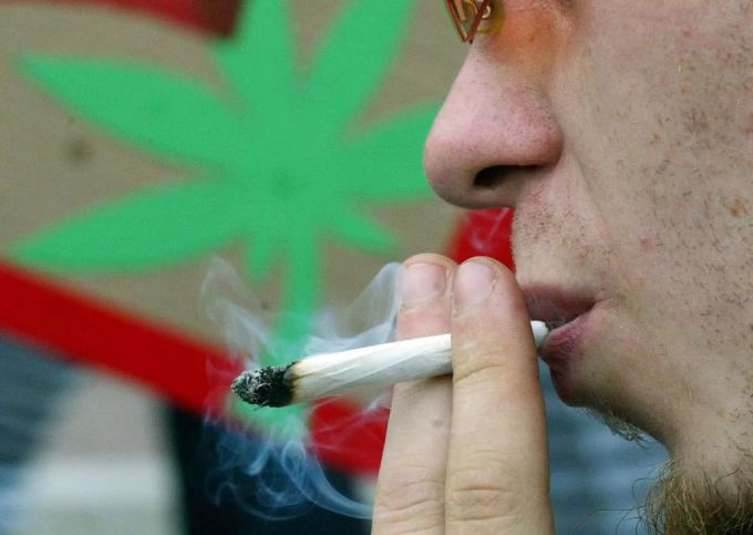 In der Schweiz konsumieren über 200'000 Menschen regelmässig Cannabis. cannabis