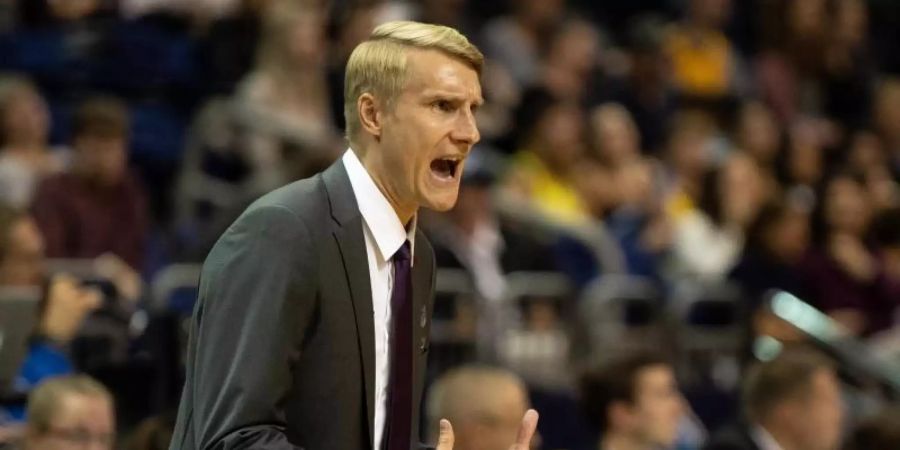 Sorgt mit den Crailsheim Merlins in der BBL für Furore: Coach Tuomas Iisalo. Foto: Fabian Sommer/dpa