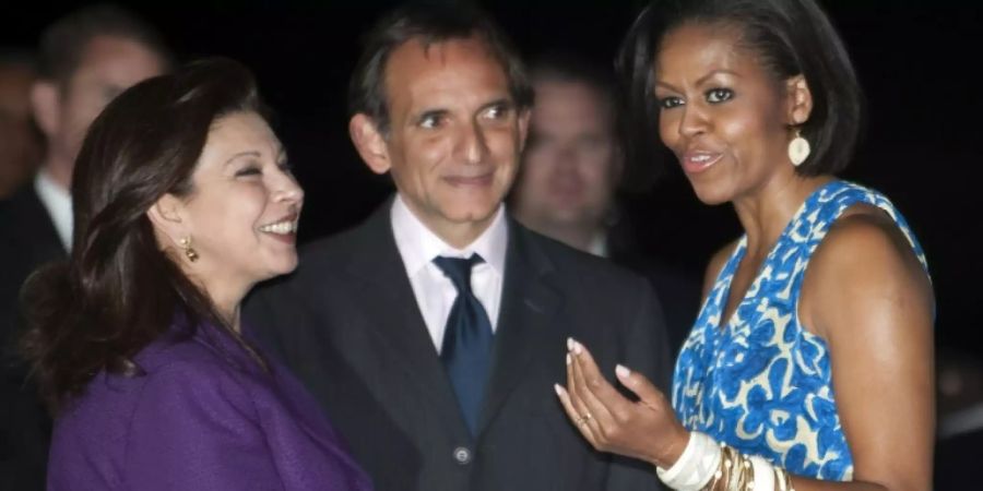 Diplomatin María Teresa Mercado (l.) mit Michelle Obama