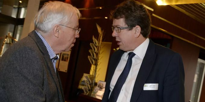 Jeweils im Januar trifft sich die SVP-Spitze in Bad Horn zu ihrer Tagung. Dieses Jahr geht es auch um das neue Parteipräsidium. Im Bild: Christoph Blocher und Albert Rösti im Jahr 2016. Albert Rösti Blocher SVP
