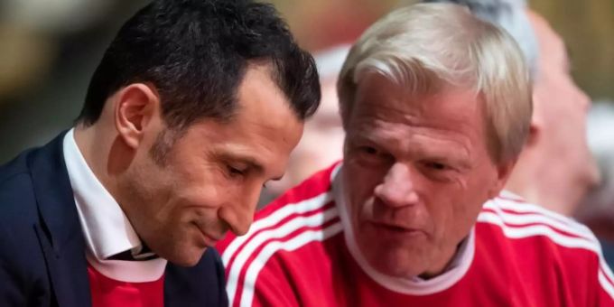 Hasan Salihamidzic begrüsst den Besuch von Oliver Kahn im Trainingslager. Foto: Sven Hoppe/dpa Hasan Salihamidzic begrüsst den Besuch von Oliver Kahn im Trainingslager. Foto: Sven Hoppe/dpa