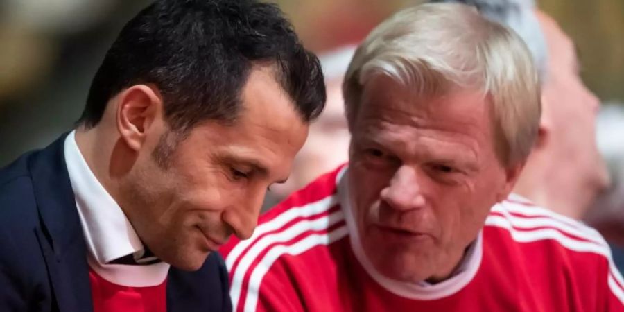 Hasan Salihamidzic begrüsst den Besuch von Oliver Kahn im Trainingslager. Foto: Sven Hoppe/dpa